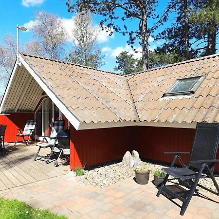 Three-bedroom Holiday In 3 Σπίτι διακοπών *